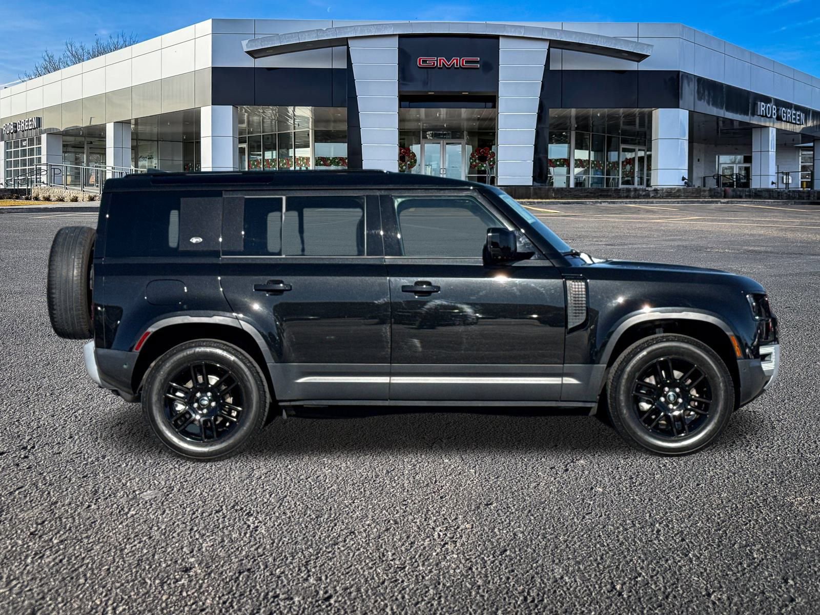 Used 2024 Land Rover Defender 110 S image 2