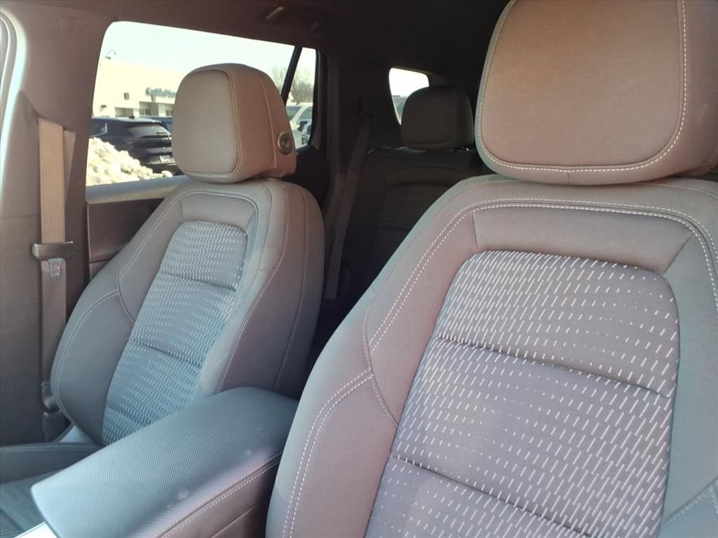 Used 2025 Chevrolet Equinox LT image 12