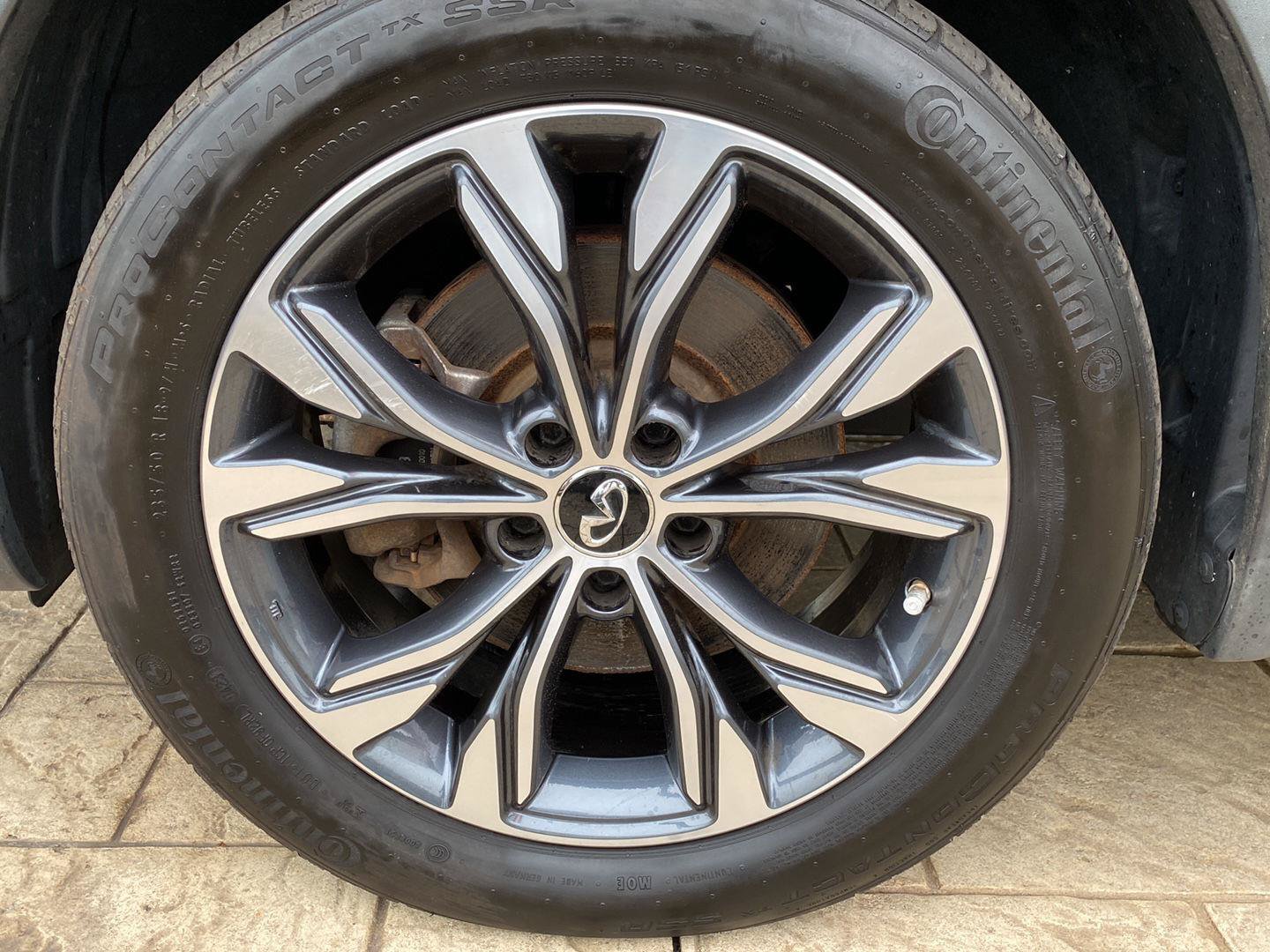 Used 2018 INFINITI QX30 Premium w/ Navigation Package AWD/4WD image 15