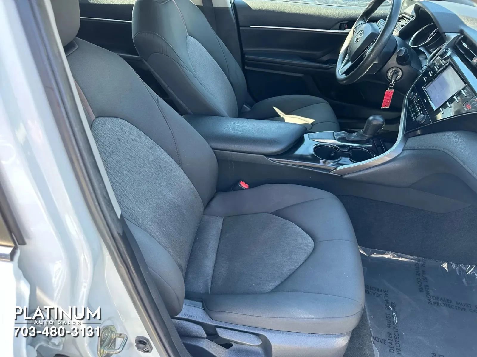 Used 2020 Toyota Camry LE image 9