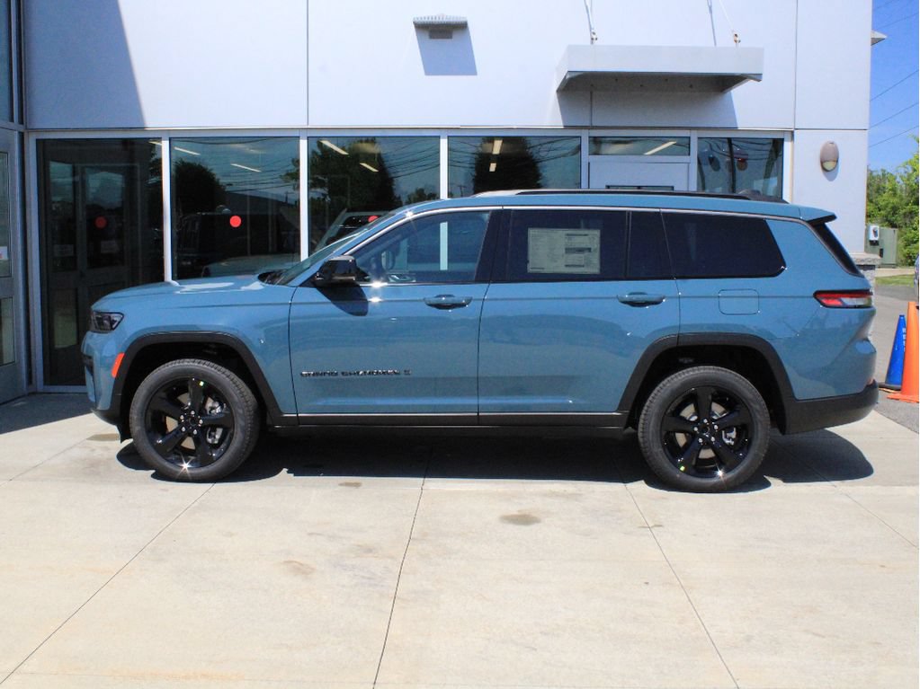New 2026 Jeep Grand Cherokee L Limited w/ Limited Altitude Package AWD/4WD image 5