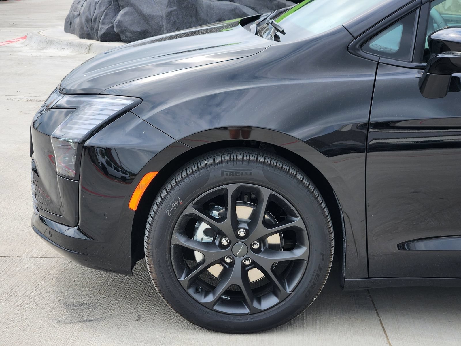 New 2027 Chrysler Pacifica Limited w/ S Appearance Package FWD image 10