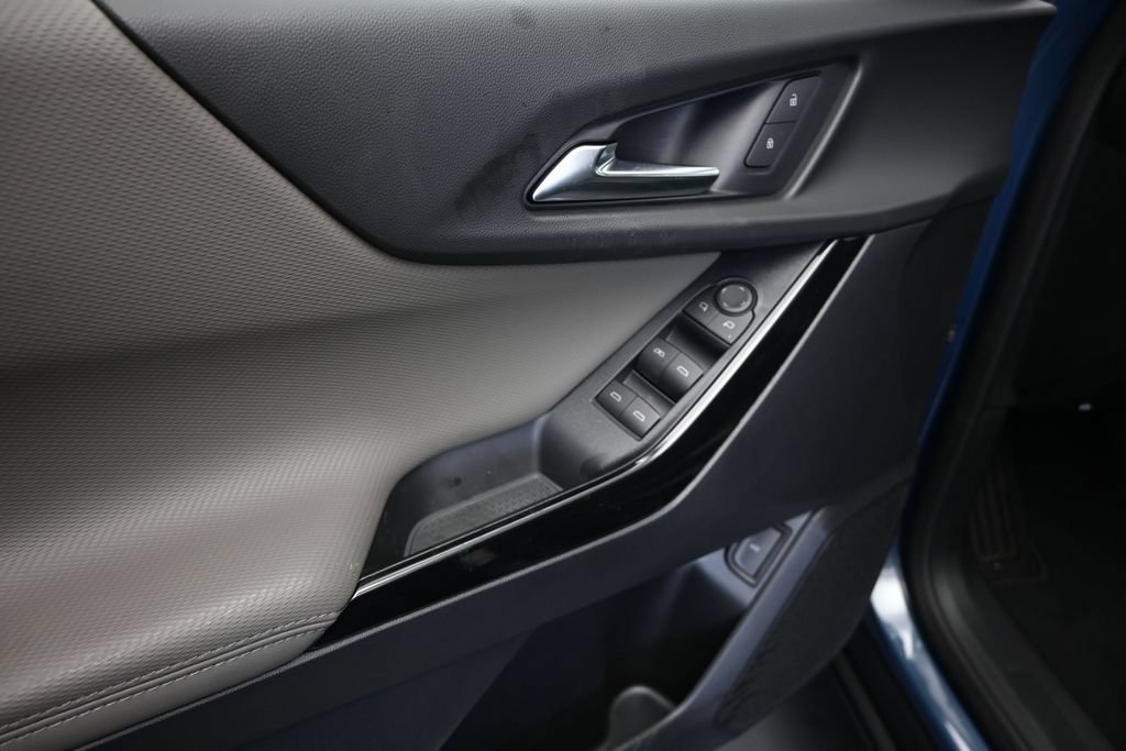New 2027 Chevrolet Equinox LT w/ Convenience Package II FWD image 11