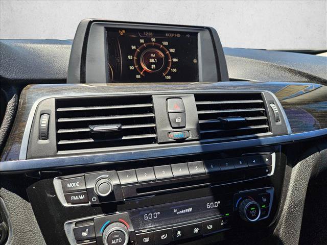 Used 2017 BMW 320i Sedan RWD image 12