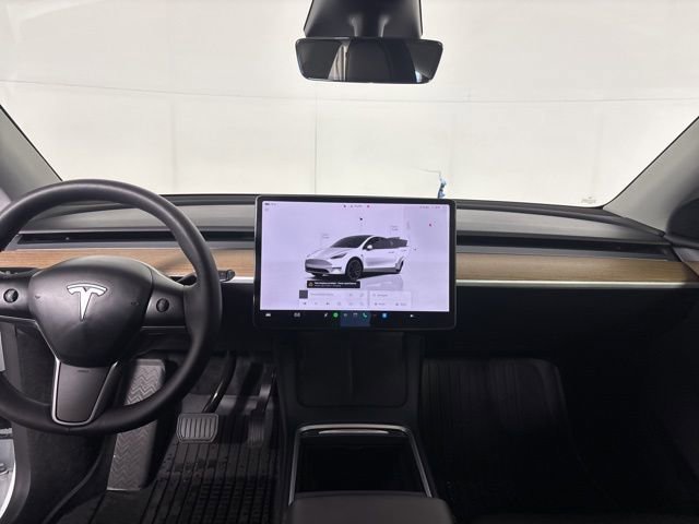 Used 2023 Tesla Model Y Long Range image 32
