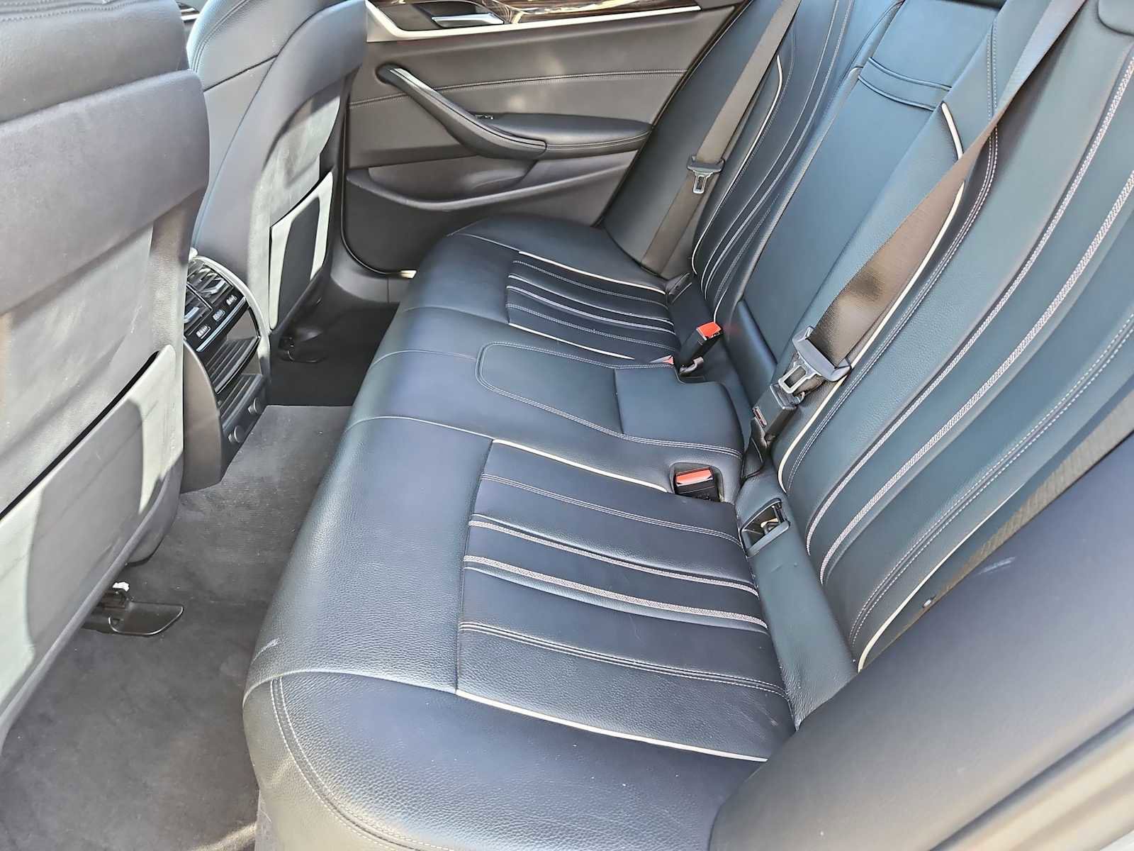 Used 2019 BMW 530e w/ Convenience Package image 20