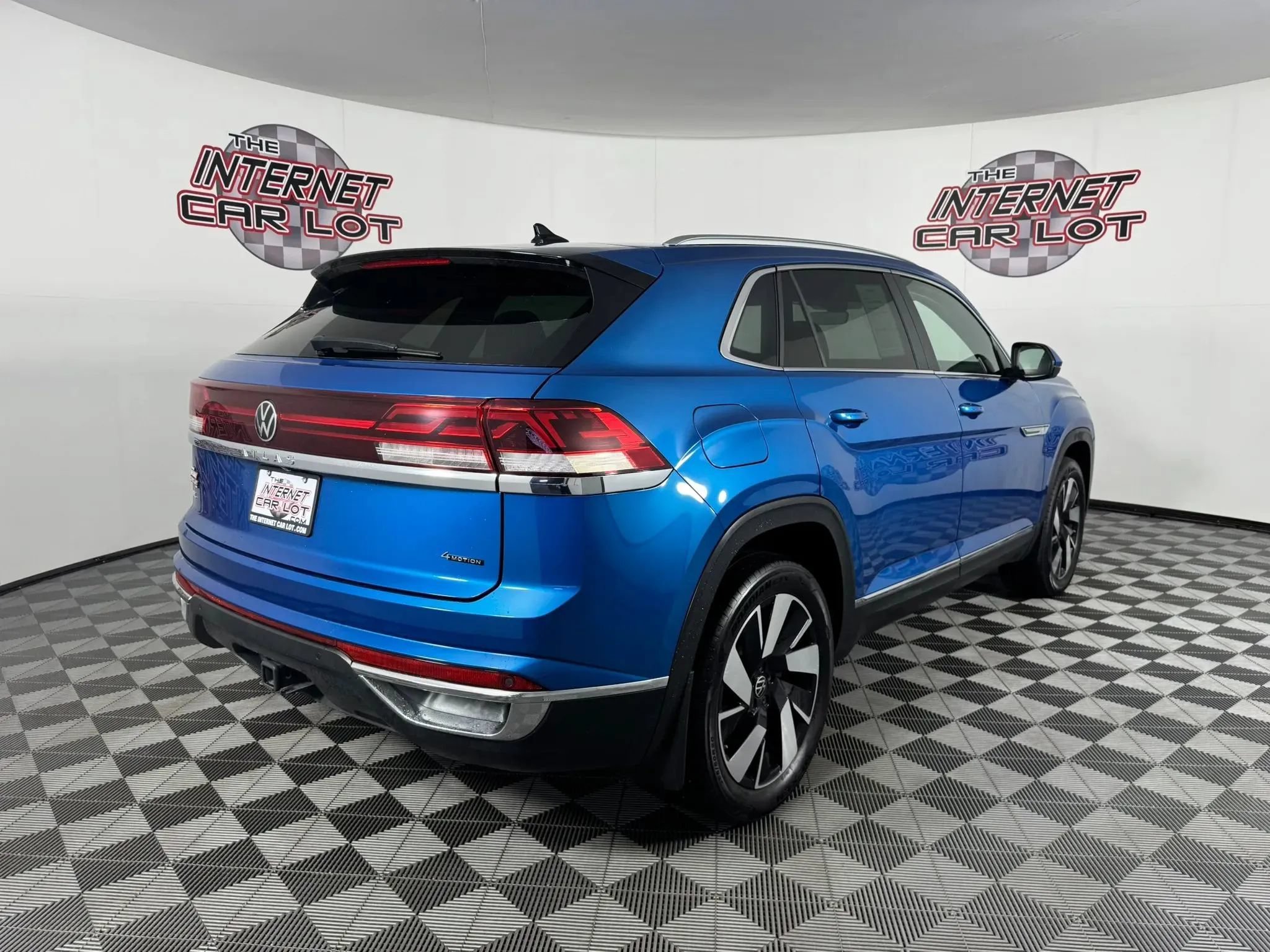 Used 2024 Volkswagen Atlas Cross Sport SEL AWD/4WD image 7
