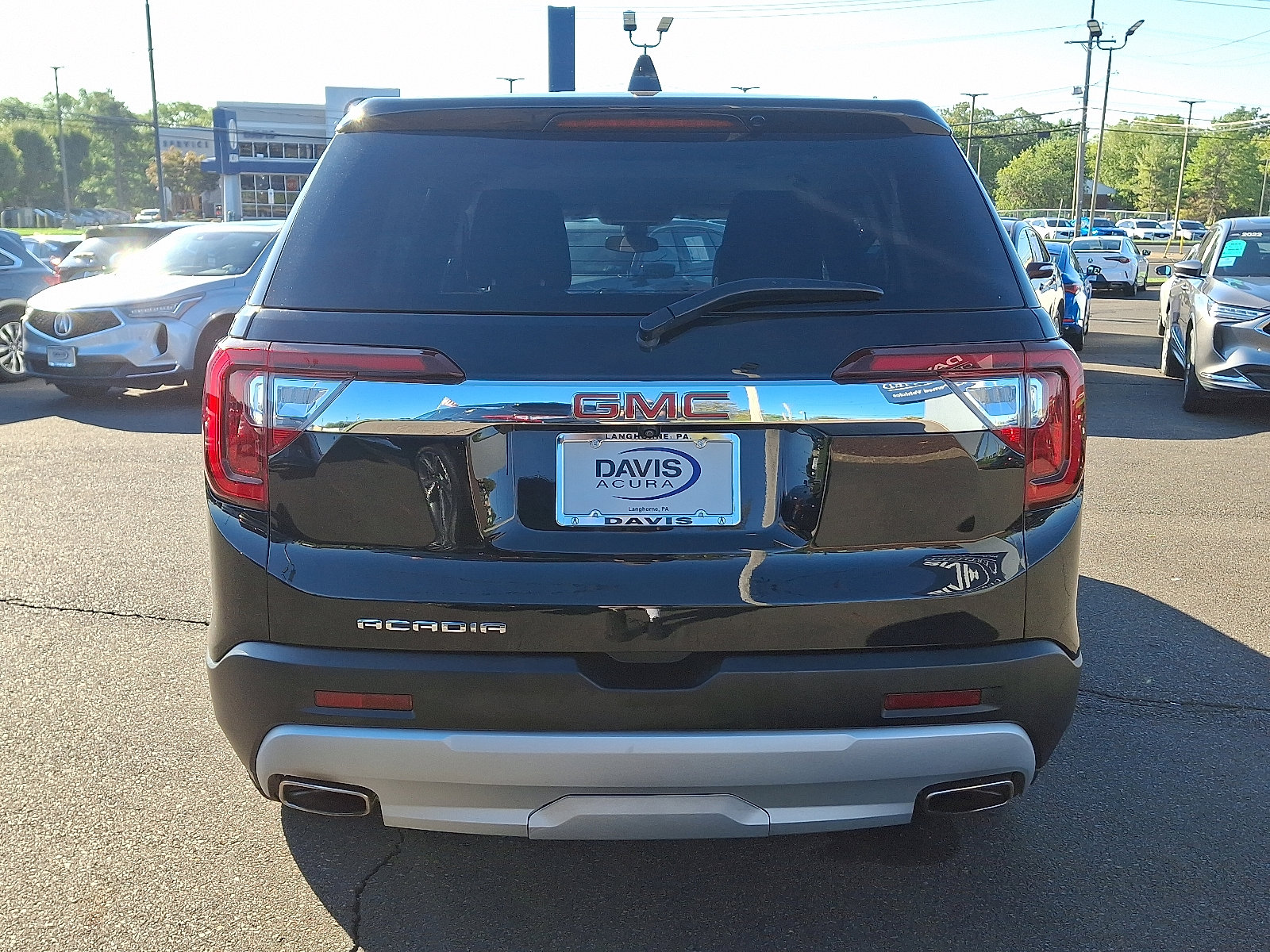 Used 2023 GMC Acadia SLE image 5