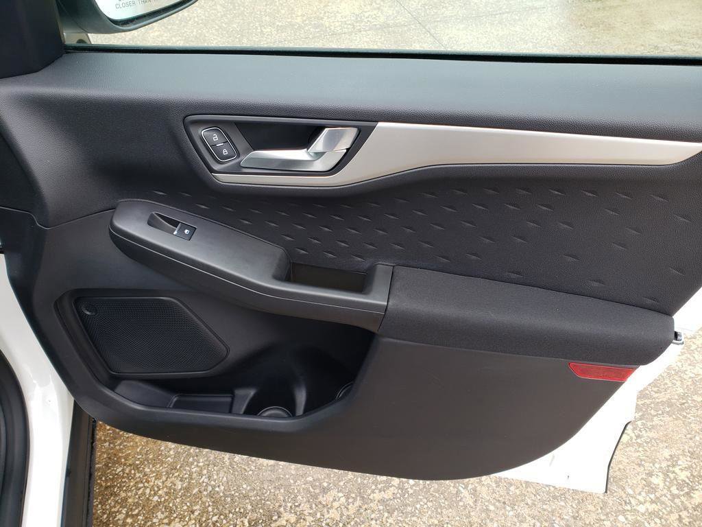 Used 2020 Ford Escape SE image 27