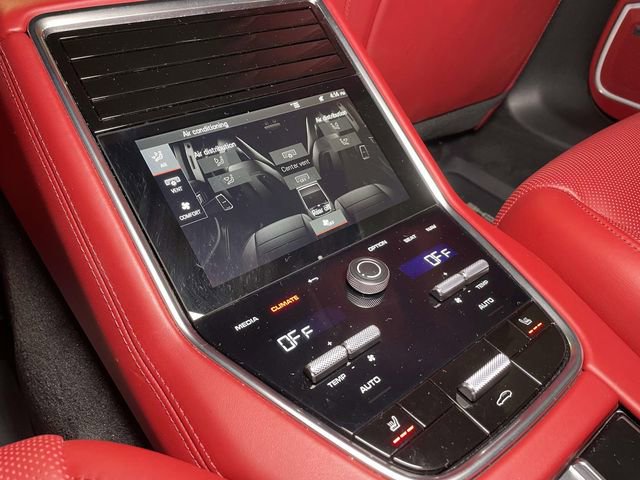 Certified 2023 Porsche Panamera 4 Platinum Edition image 25