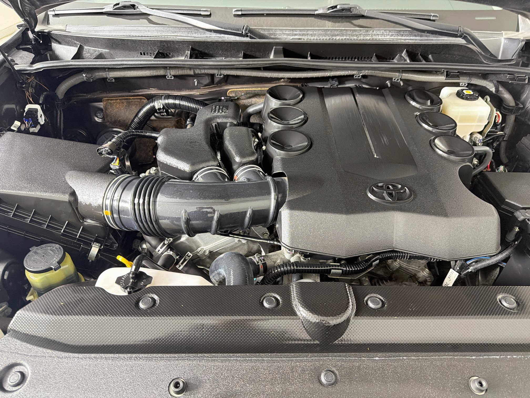 Used 2020 Toyota 4Runner Limited AWD/4WD image 33