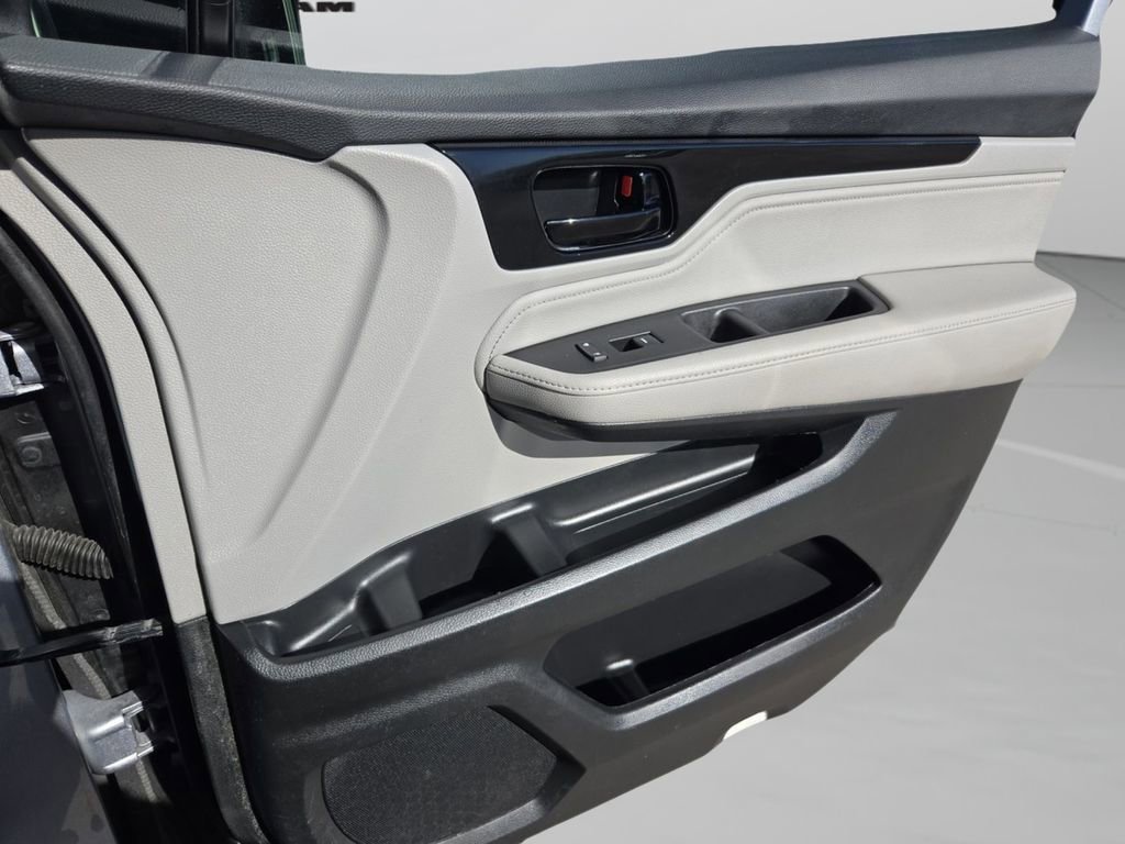 Used 2021 Honda Odyssey Touring image 16
