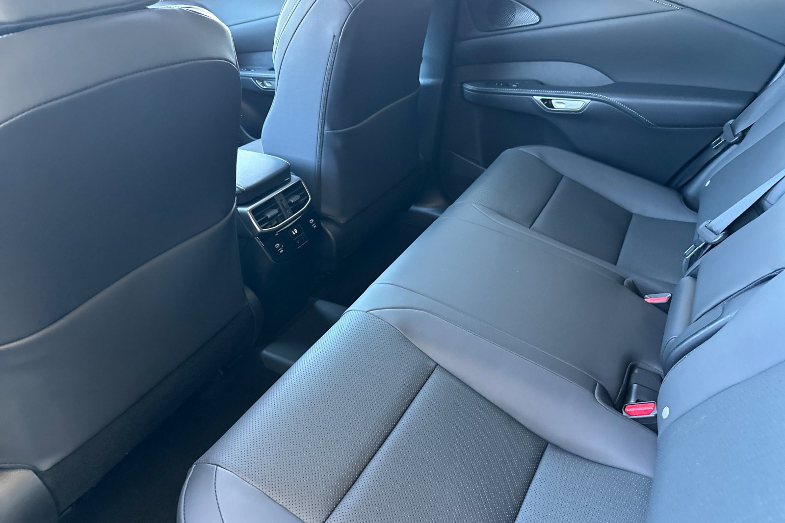 New 2026 Lexus RX 450h AWD image 12