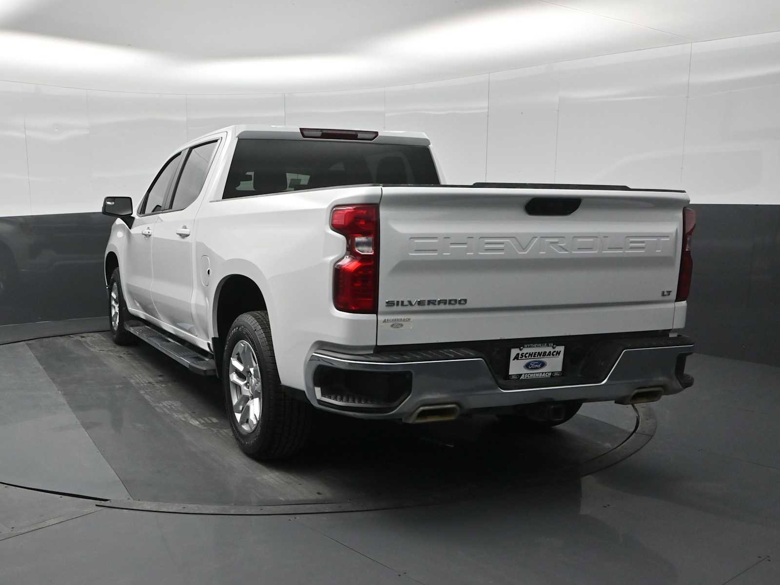 Used 2025 Chevrolet Silverado 1500 LT image 7