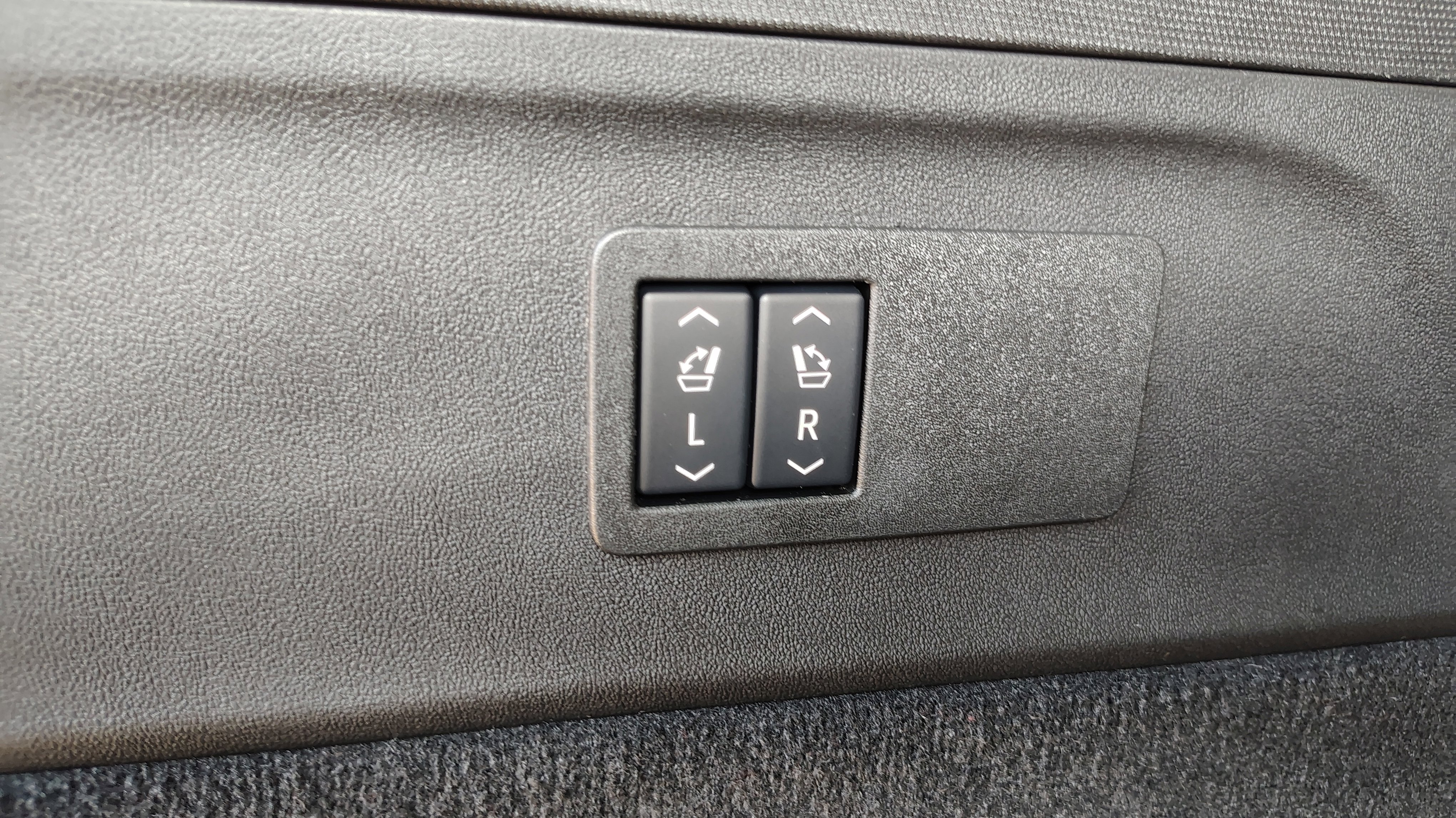 New 2025 Cadillac Escalade IQ Luxury 2 image 52