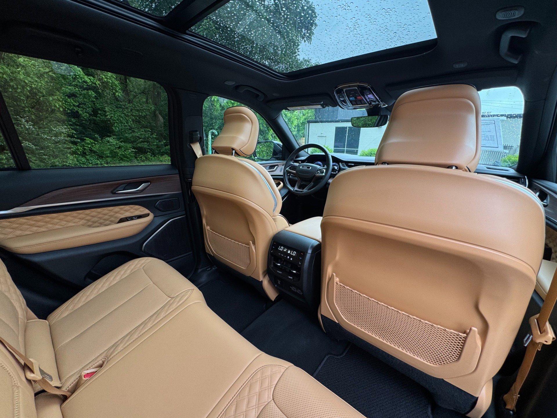 Used 2025 Jeep Grand Cherokee Summit AWD/4WD image 36