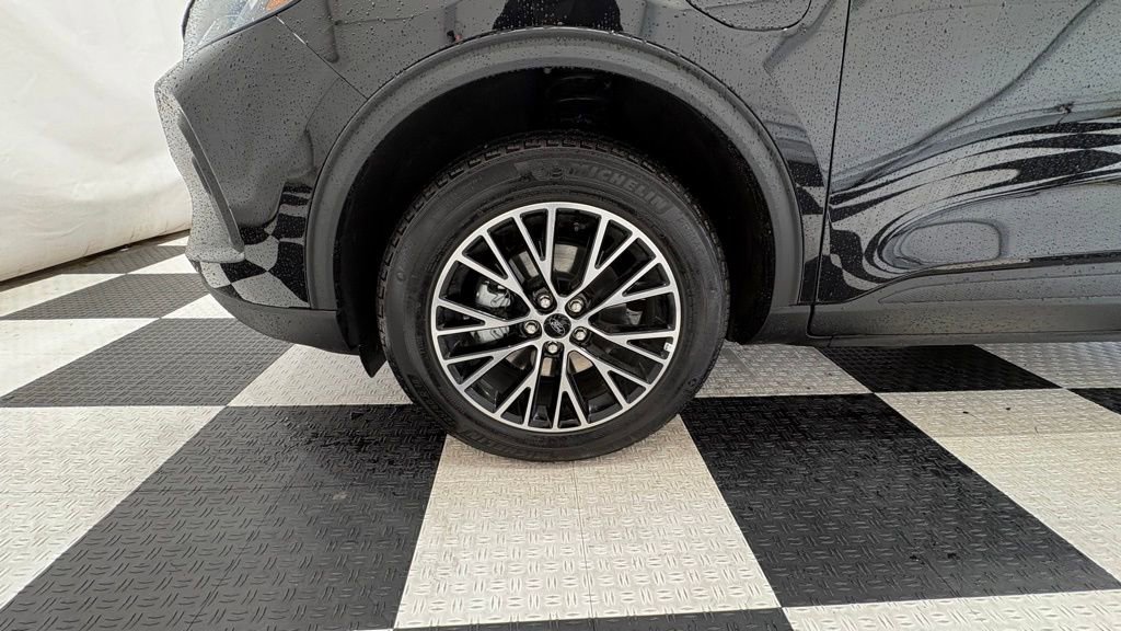 New 2025 Ford Escape SE w/ PHEV Premium Package image 9