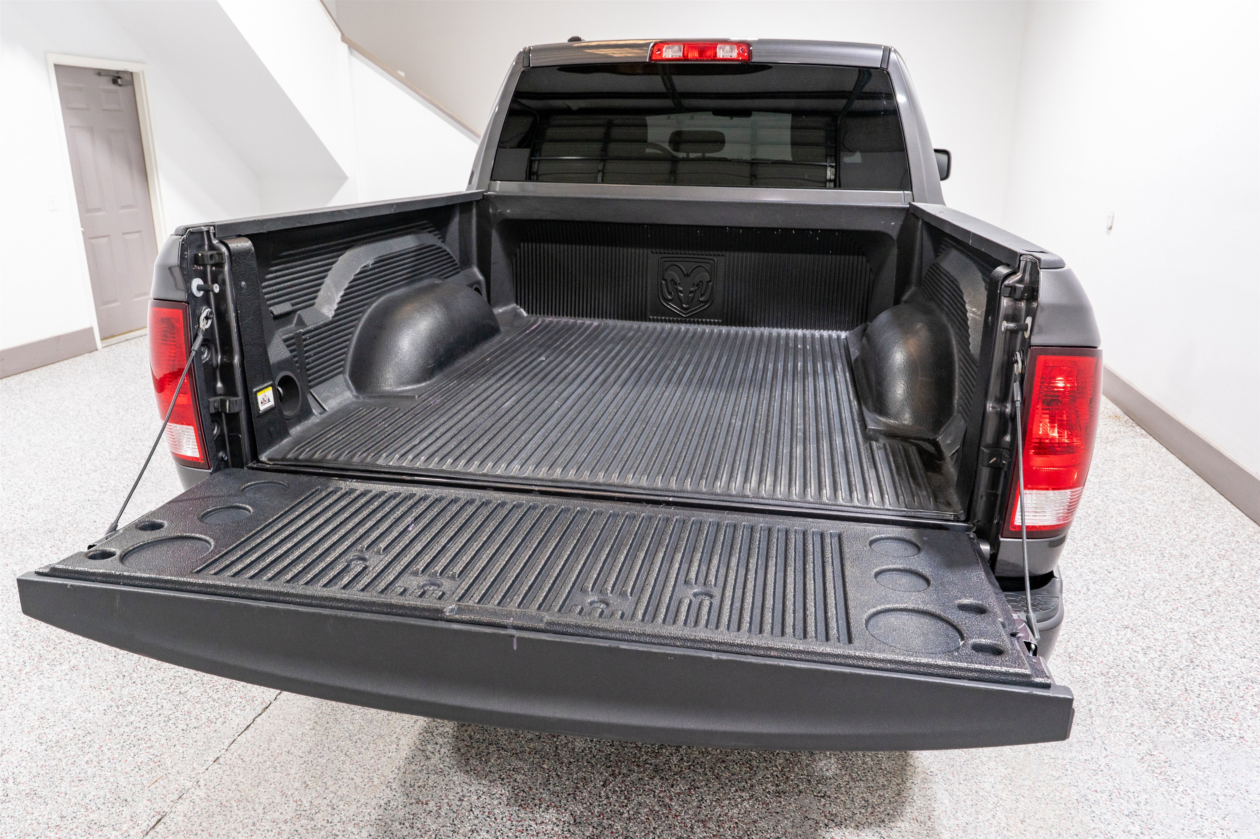 Used 2019 RAM 1500 Express w/ Express Value Package AWD/4WD image 11