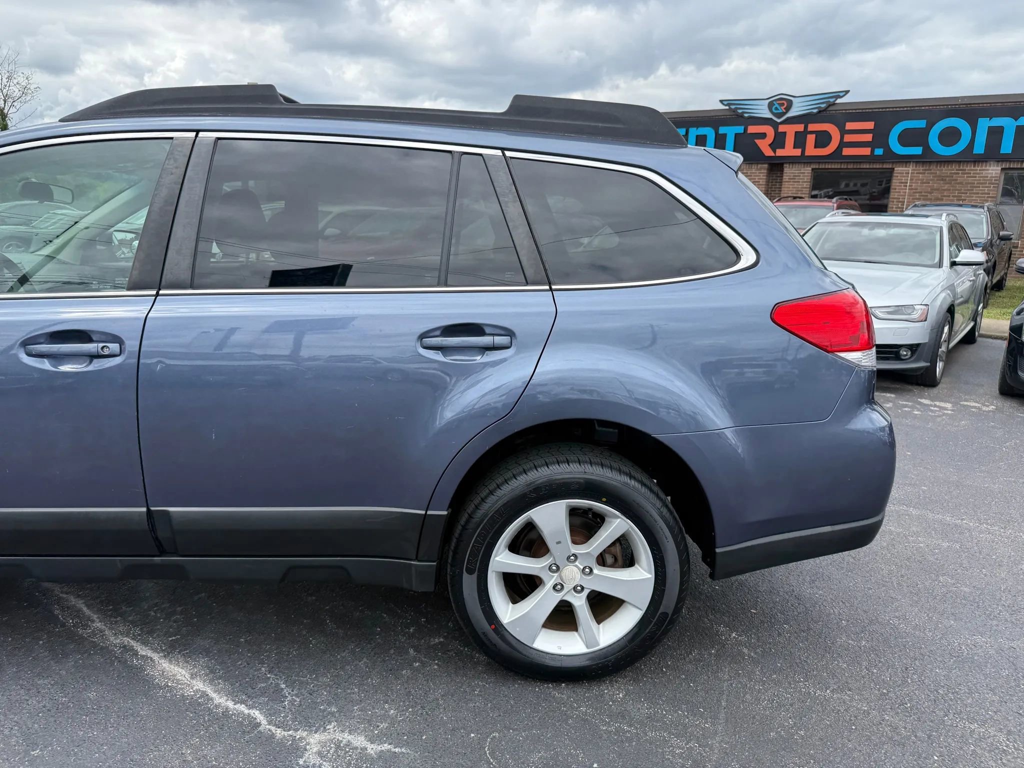 Used 2014 Subaru Outback 2.5i Premium image 43