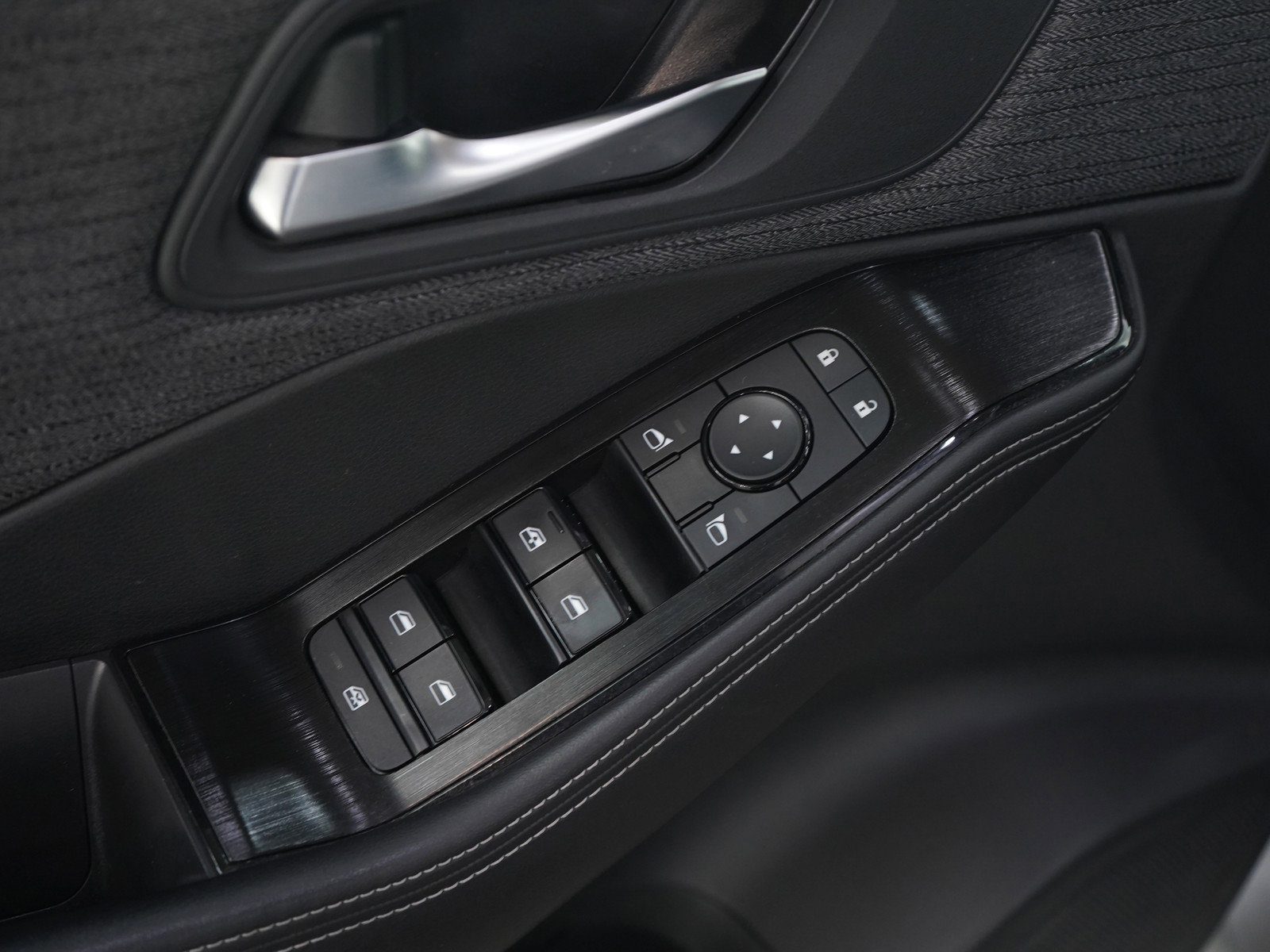 Used 2022 Nissan Rogue SV image 19