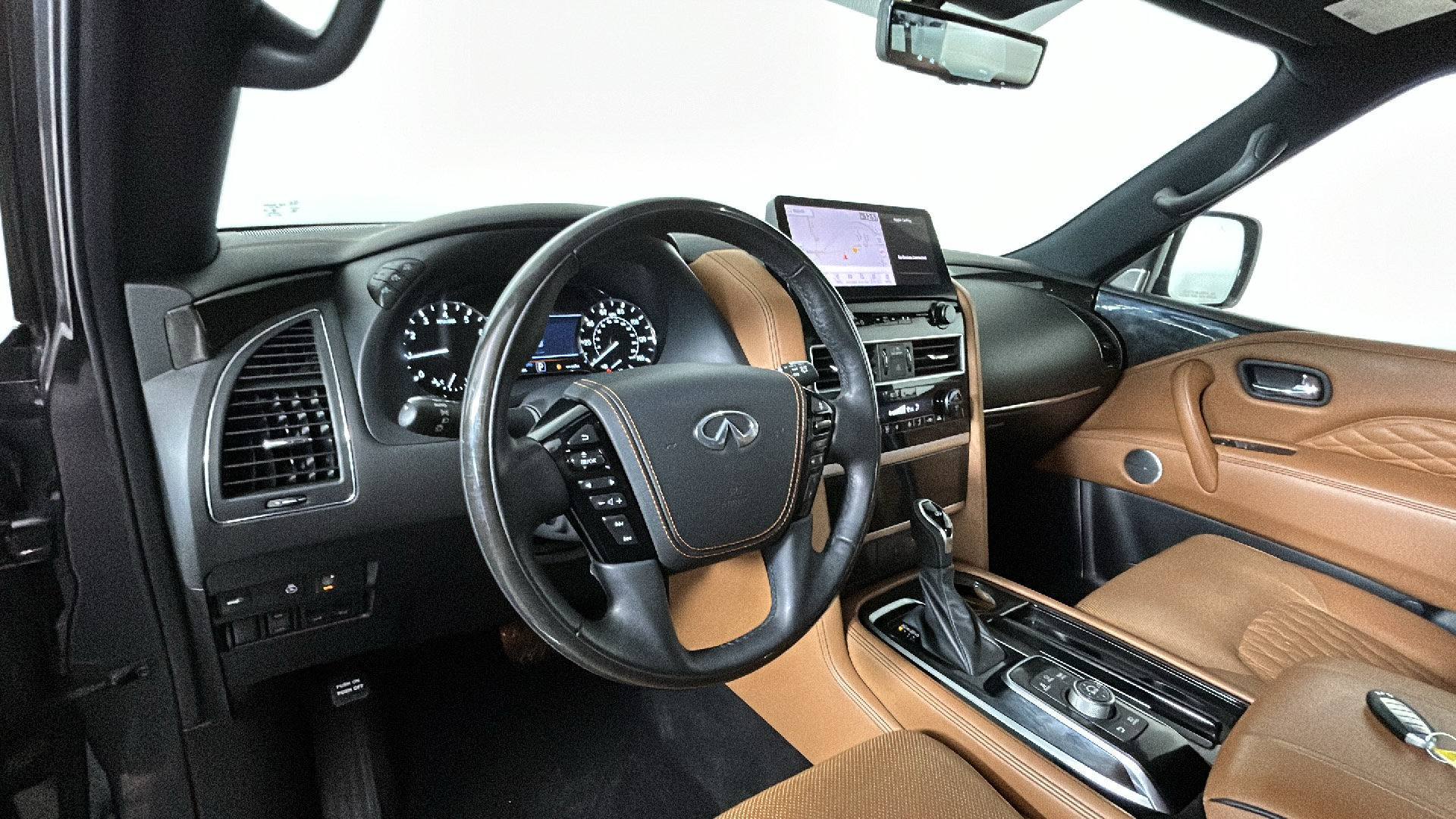 Used 2023 INFINITI QX80 Sensory w/ Cargo Package AWD/4WD image 16
