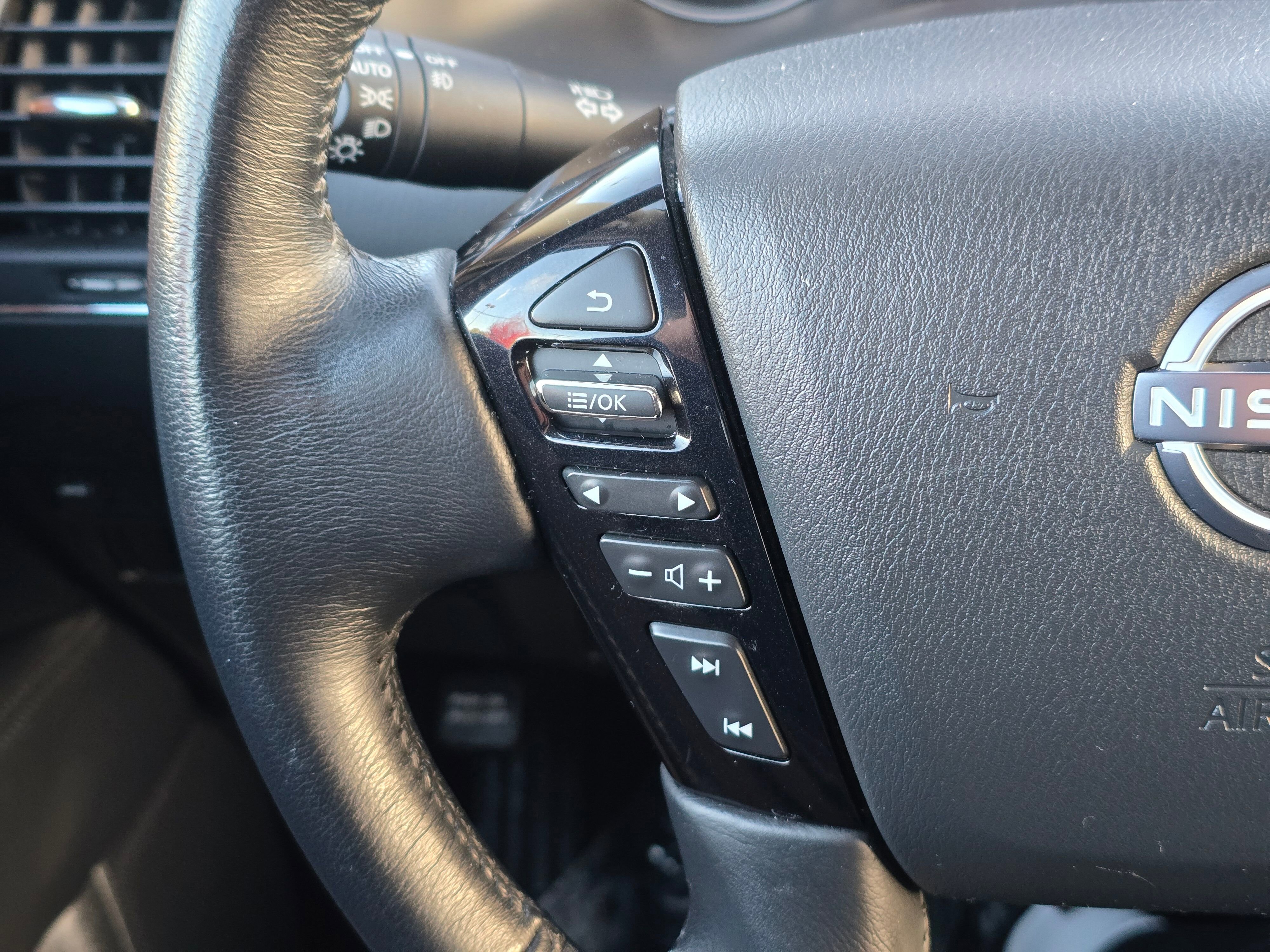 Used 2024 Nissan Armada SL image 31