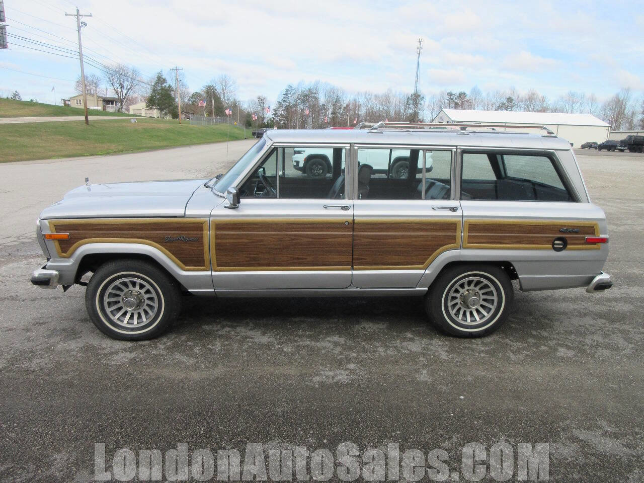 Used 1989 Jeep Grand Wagoneer image 2