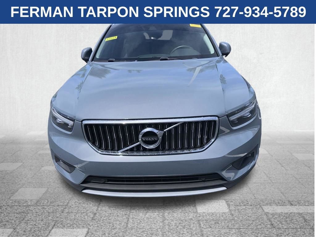 Used 2022 Volvo XC40 T4 Inscription image 9