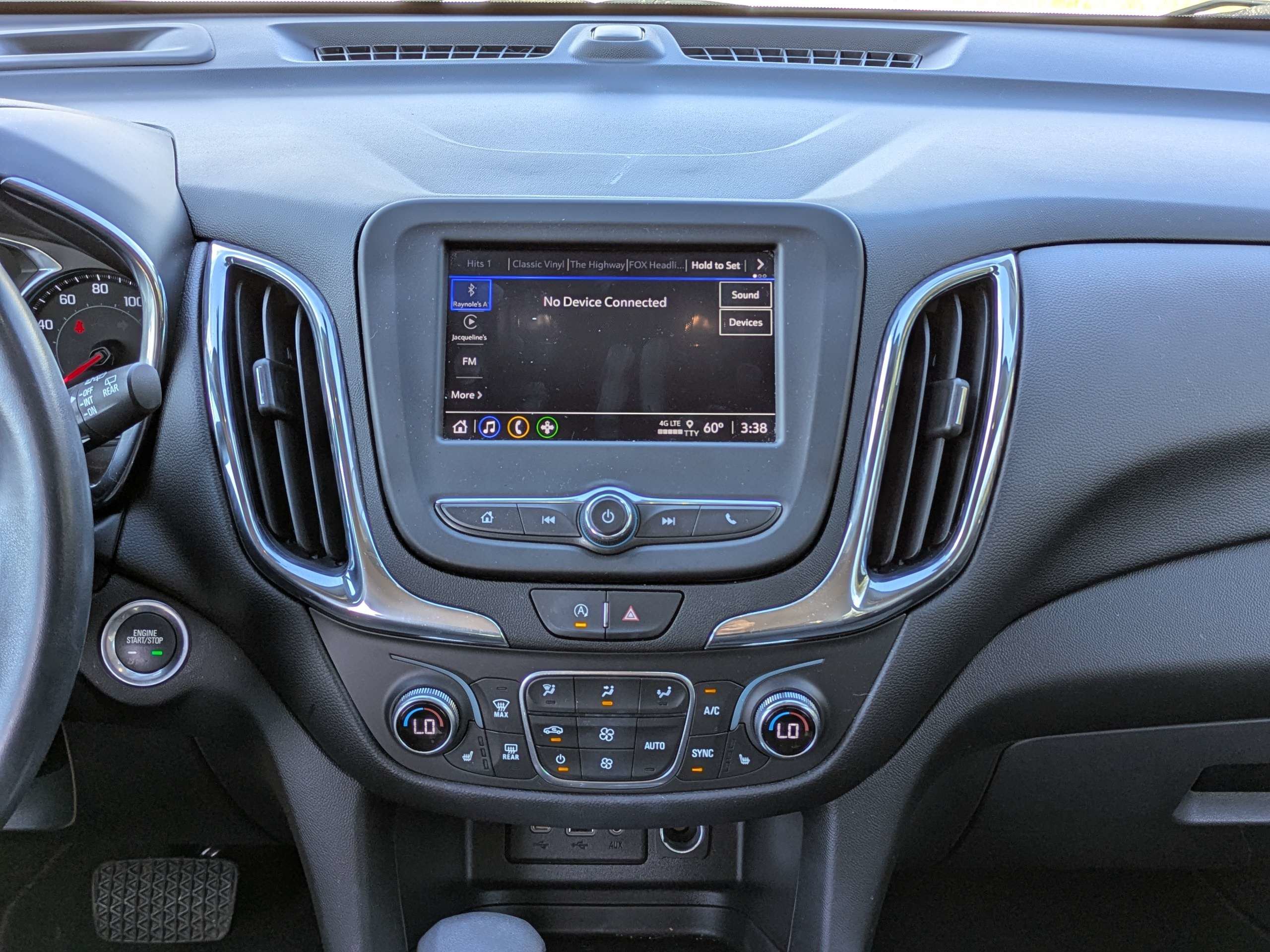 Used 2023 Chevrolet Equinox LT FWD image 19