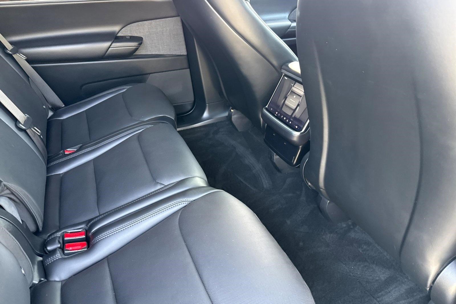 Used 2024 Tesla Model X image 29