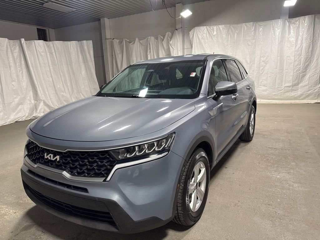 Used 2023 Kia Sorento LX FWD image 3