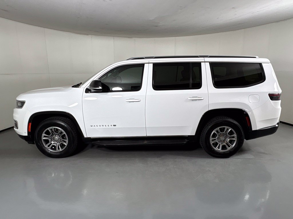 Used 2023 Jeep Wagoneer 2WD image 5