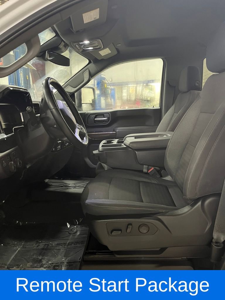 Used 2025 Chevrolet Silverado 3500 LT w/ Convenience Package image 11