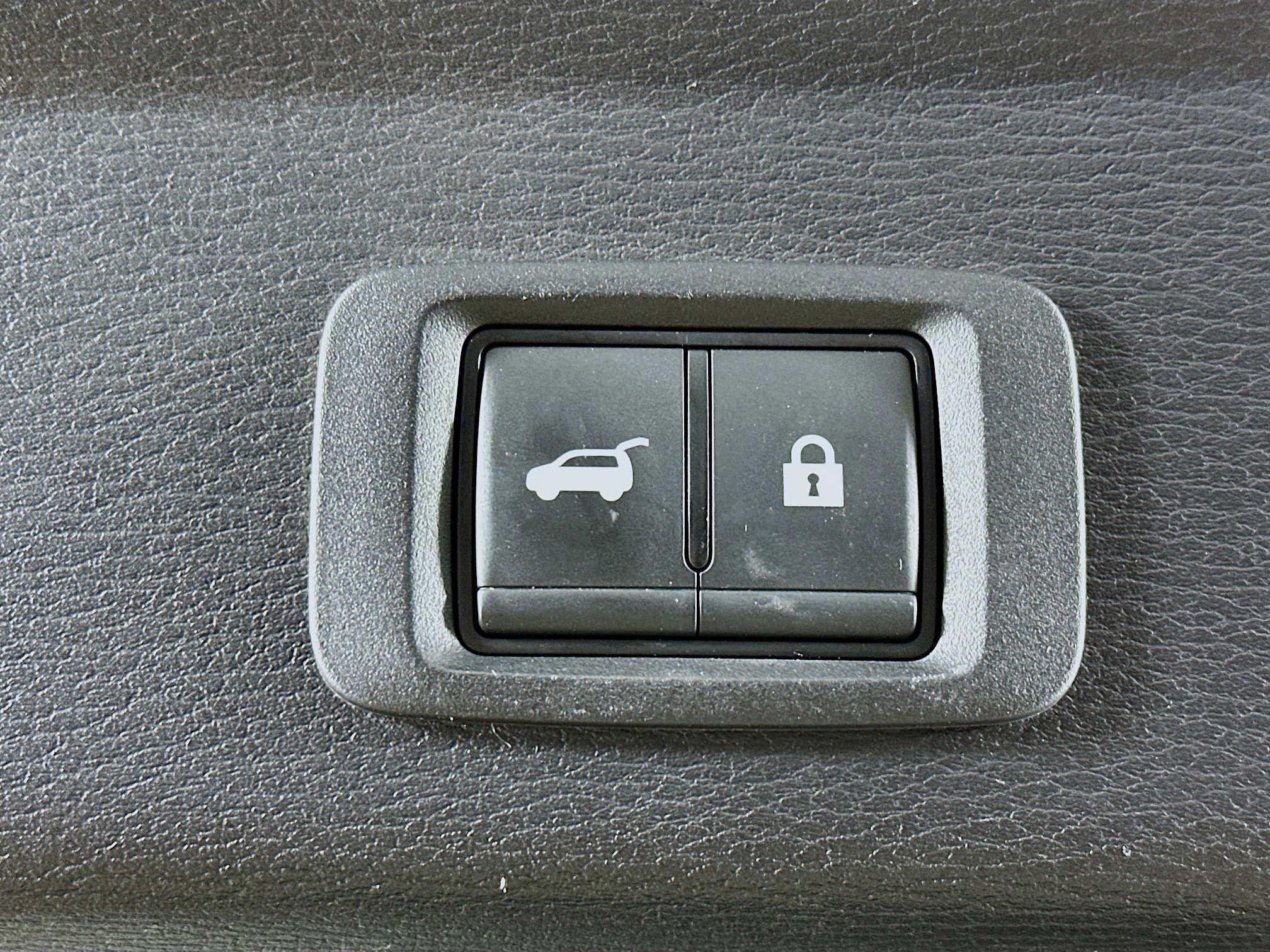 Used 2024 Mitsubishi Outlander SE image 29