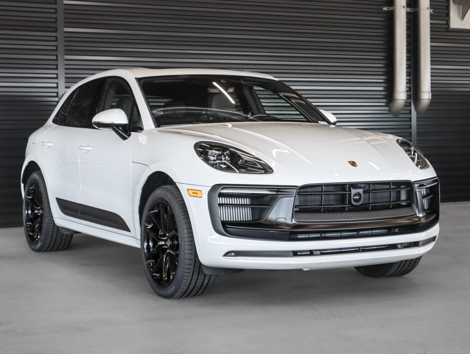 Certified 2025 Porsche Macan GTS AWD/4WD image 7