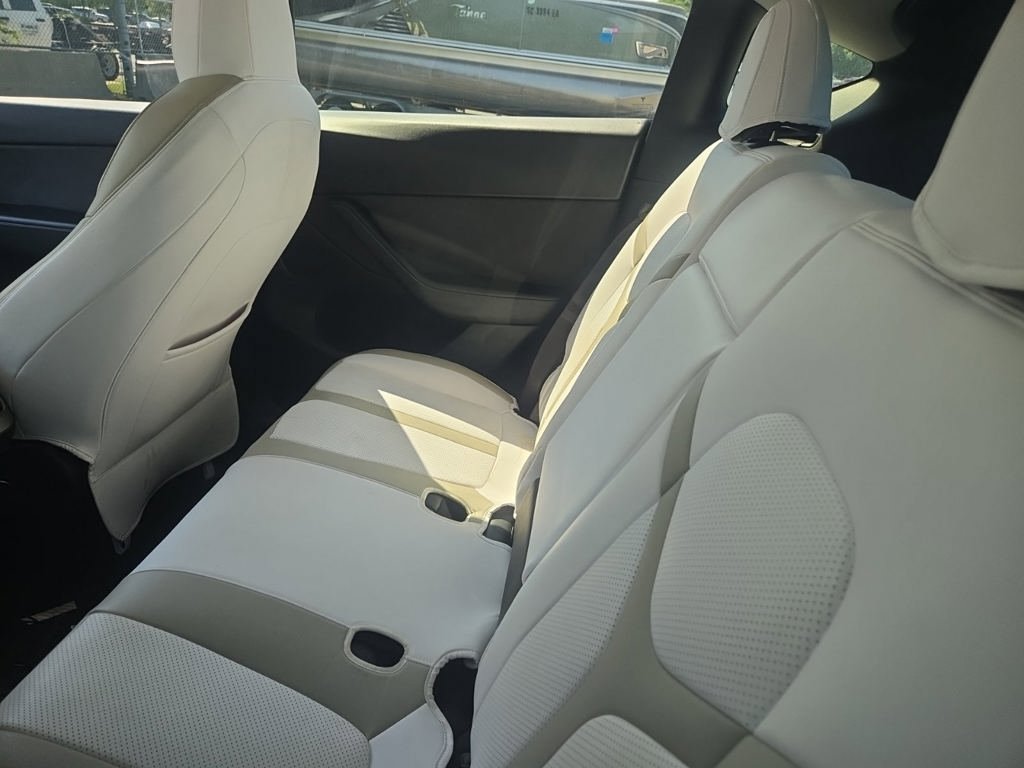 Used 2021 Tesla Model Y Long Range AWD/4WD image 10