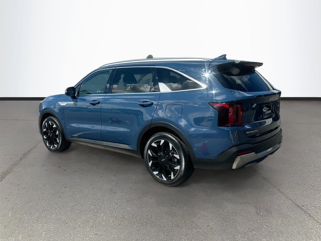 Certified 2025 Kia Sorento EX w/ Panoramic Sunroof Package FWD image 5