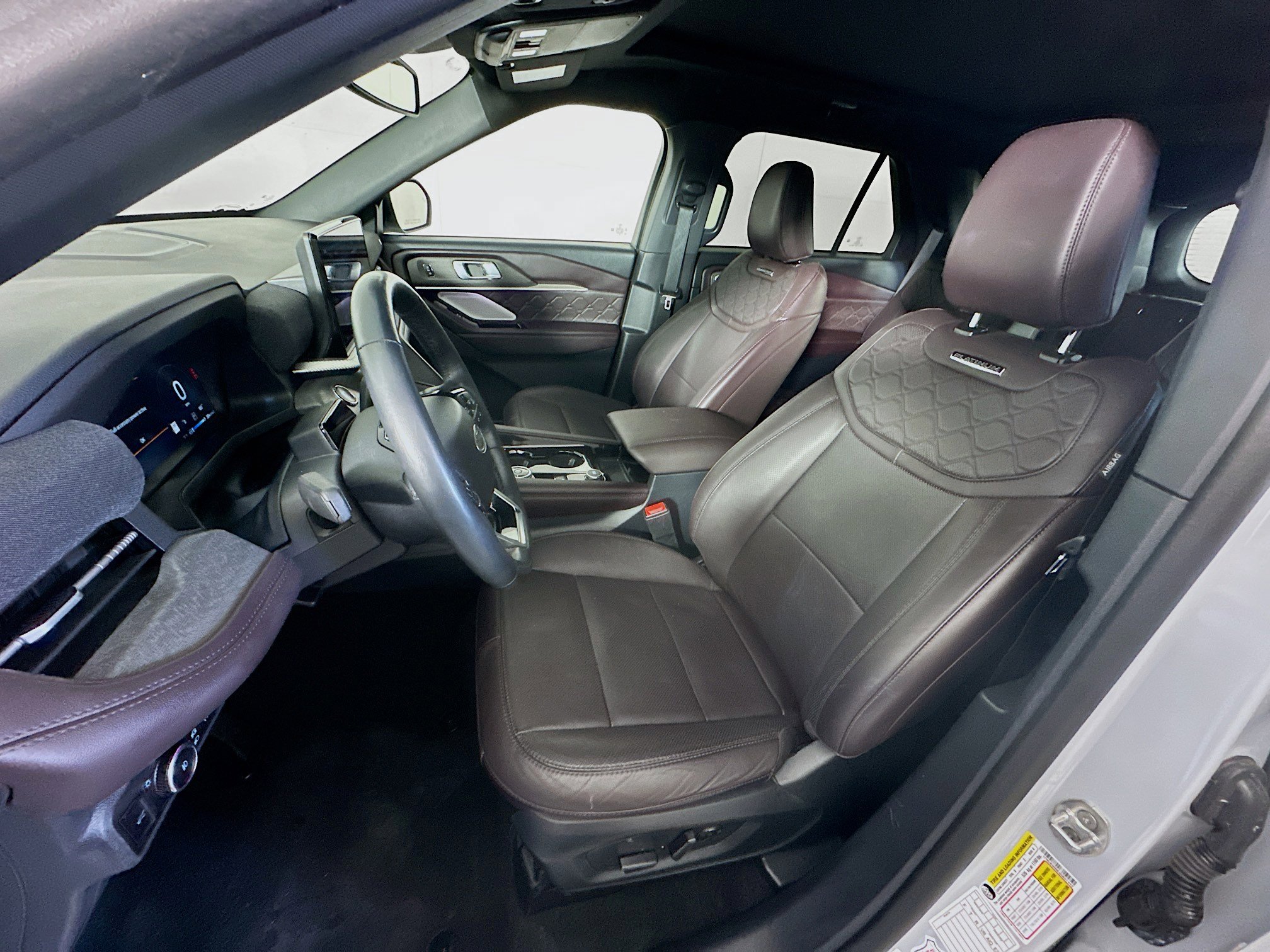 Used 2025 Ford Explorer Platinum w/ LUX Leather Package image 13