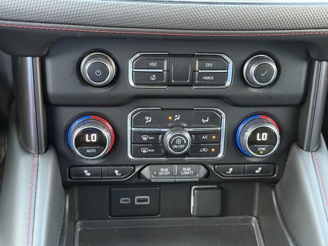 Used 2024 Chevrolet Suburban RST w/ Luxury Package RWD image 18