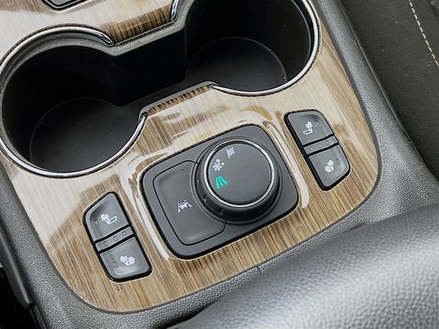 Used 2023 GMC Acadia SLE w/ Driver Convenience Package image 20