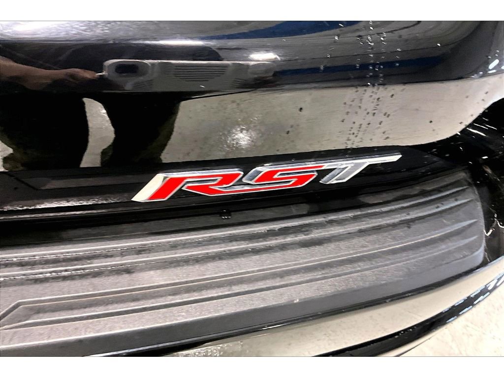 Used 2024 Chevrolet Suburban RST w/ Luxury Package AWD/4WD image 9