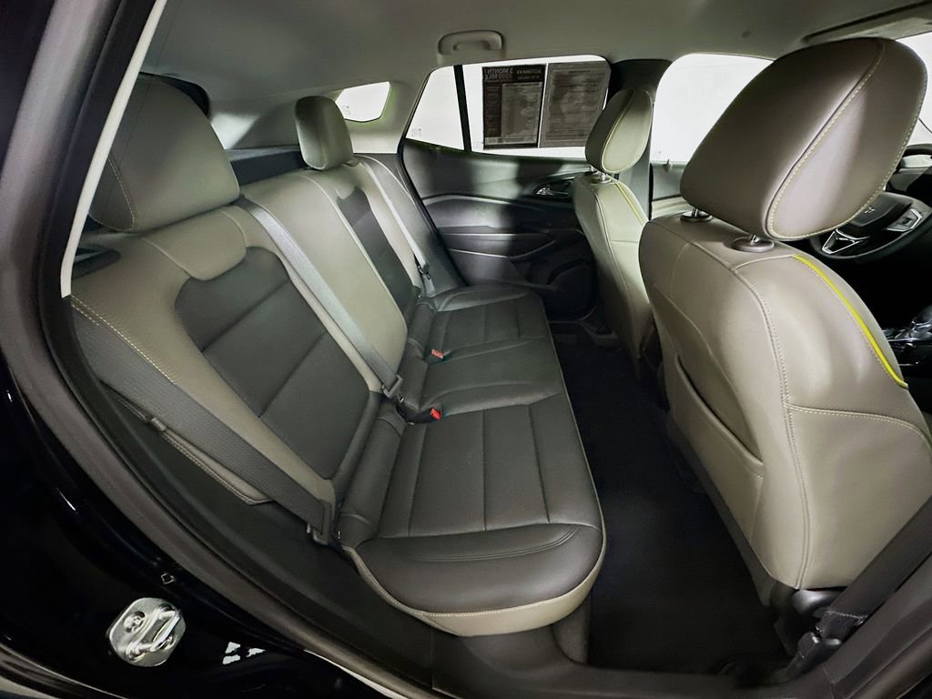 Used 2025 Chevrolet Trax ACTIV image 11