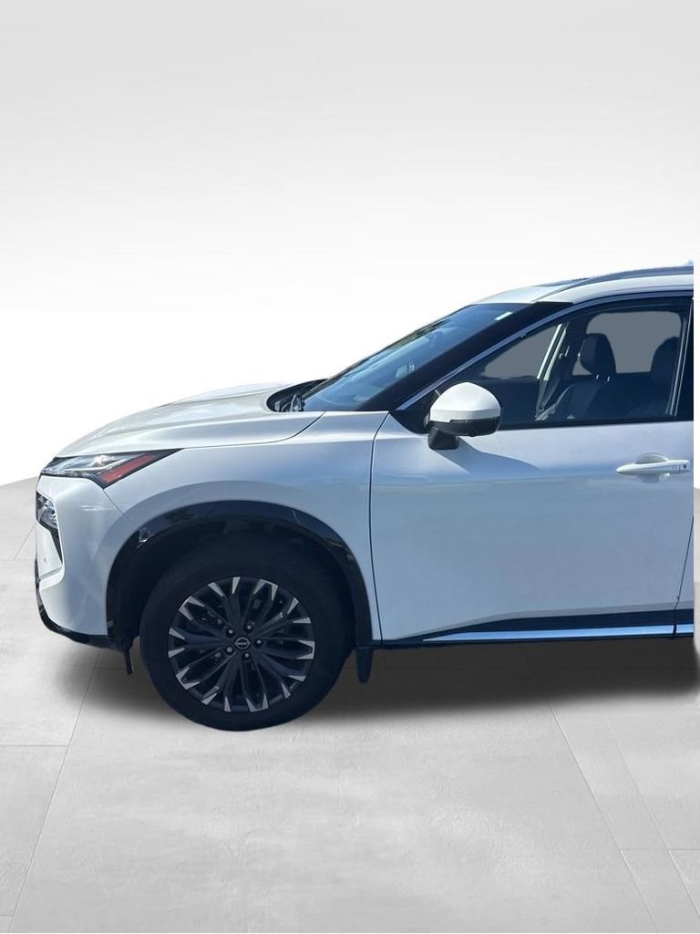 Used 2024 Nissan Rogue Platinum w/ Platinum Premium Package FWD image 4