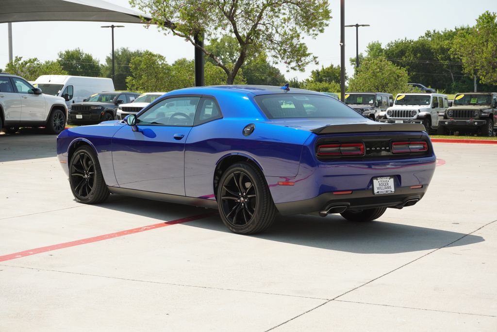 Used 2018 Dodge Challenger R/T w/ Driver Convenience Group RWD image 3
