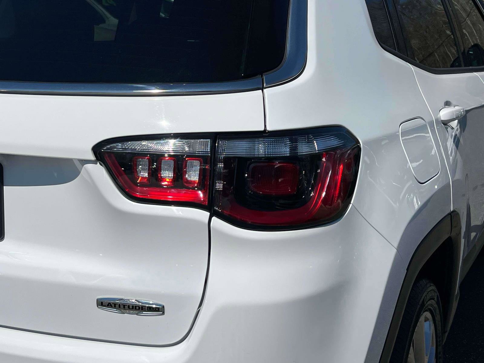 Used 2022 Jeep Compass Latitude AWD/4WD image 8