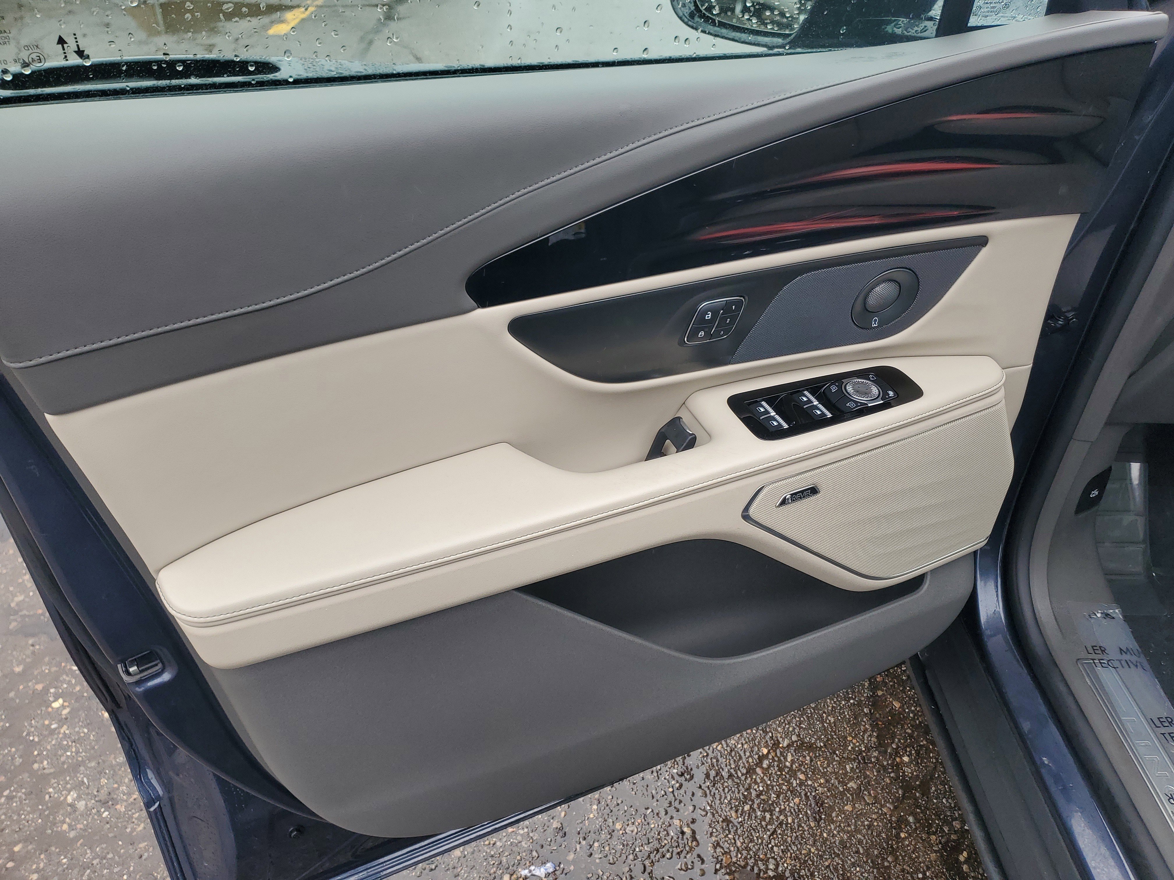 Certified 2024 Lincoln Nautilus Reserve w/ Equipment Group 202A image 10