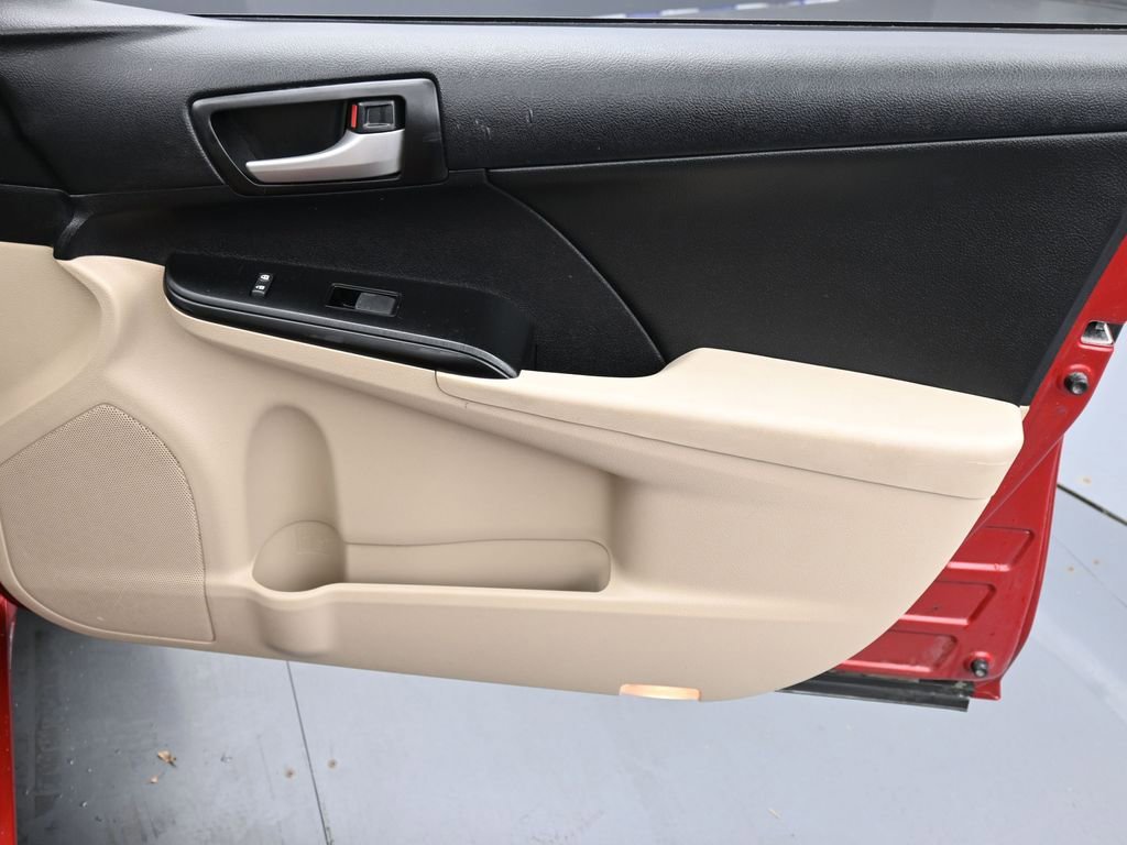 Used 2014 Toyota Camry LE FWD image 16