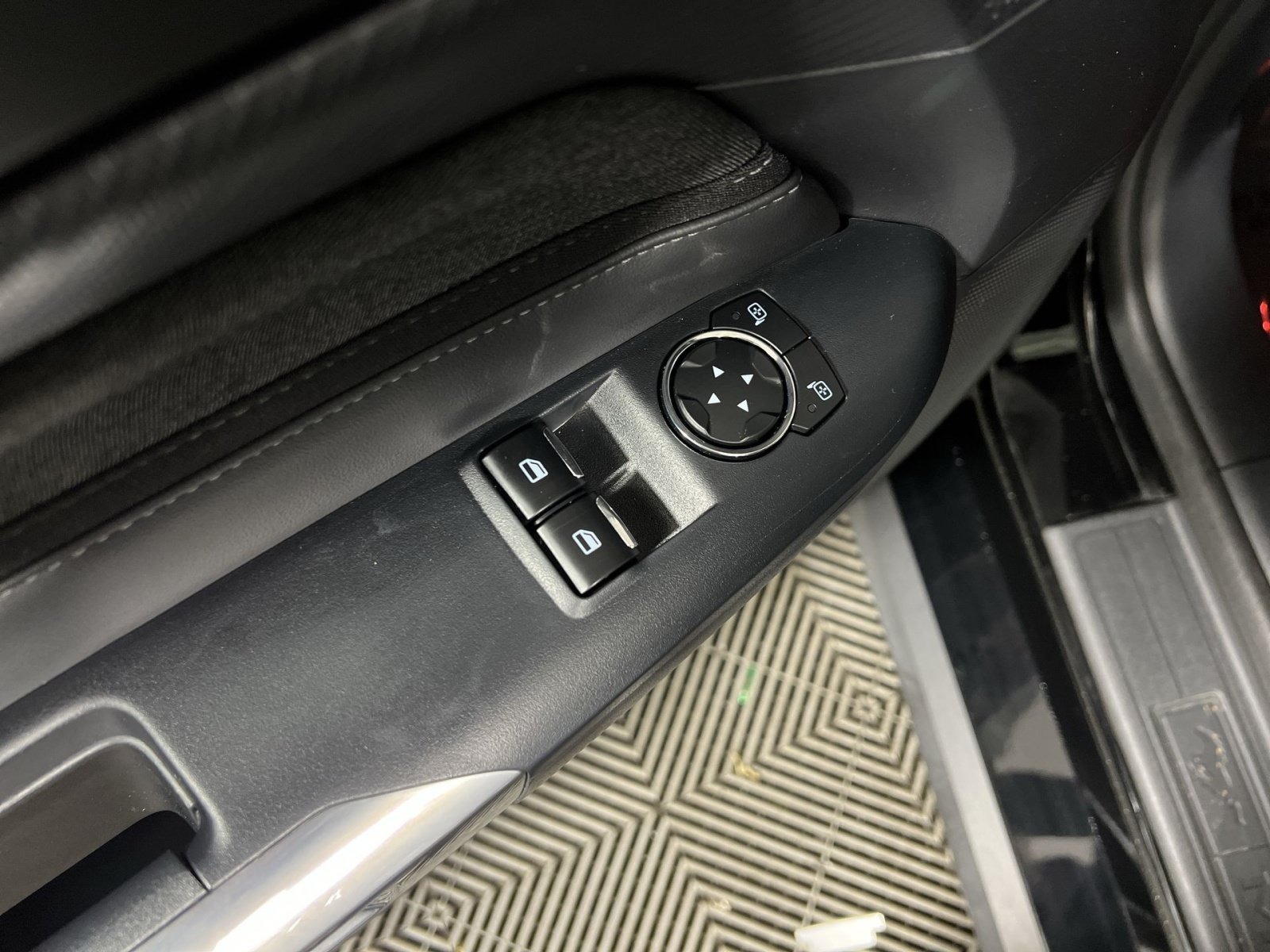 Used 2024 Ford Mustang GT RWD image 15