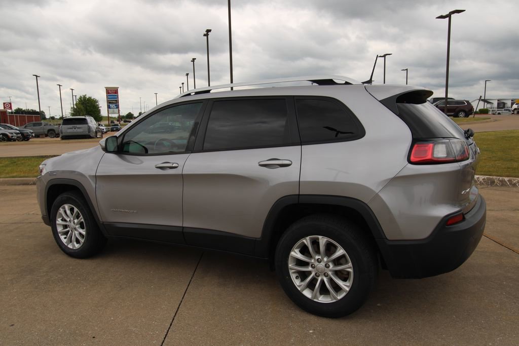 Used 2020 Jeep Cherokee Latitude w/ Cold Weather Group AWD/4WD image 15