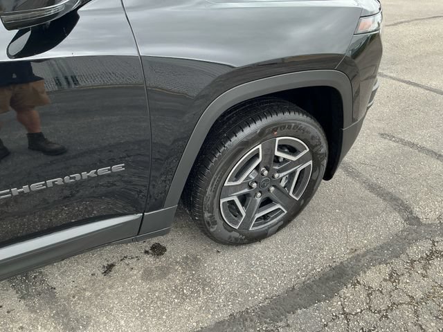 New 2026 Jeep Cherokee Limited AWD/4WD image 17